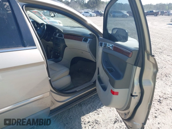 2008 Chrysler Pacifica Touring with VIN 2A8GM68X18R144495, listed as a IAAI auction lot 42171569 with 114,837 mi miles and . Bid and sale history available at DreamBid. Image 5.