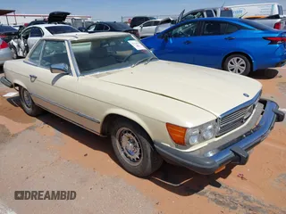 1981 Mercedes-Benz 380 with VIN WDBBA45A0BB004442, listed as a IAAI auction lot 42124354 with 177,453 mi miles. Bid and sale history available at carsss.com. Image 1.