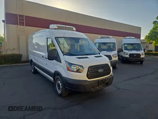 2019 Ford Transit z VIN 1FTYR2CM0KKA98621, wystawiony jako Copart lot #60940125 z przebiegiem 77 075 mil mil oraz Szkoda całkowita • Salvage title. Historia ofert i sprzedaży dostępna na DreamBid. Obrazek 1.