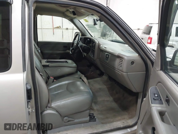 2005 Chevrolet Silverado 1500 Z71 with VIN 1GCEK19Z55Z148705, listed as a IAAI auction lot 42084628 with 217,172 mi miles. Bid and sale history available at carsss.com. Image 5.