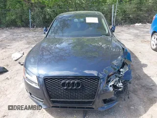 2012 Audi A5 Premium Plus z VIN WAULFAFR3CA028085, wystawiony jako IAAI lot #42181163 z przebiegiem 112 134 mil mil oraz . Historia ofert i sprzedaży dostępna na DreamBid. Obrazek 12.