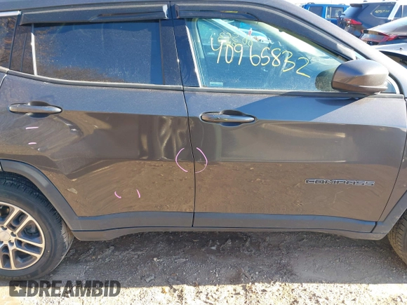 2018 Jeep Compass Latitude with VIN 3C4NJDBBXJT458268, listed as a IAAI auction lot 40965832 with 86,553 mi miles and . Bid and sale history available at DreamBid. Image 13.