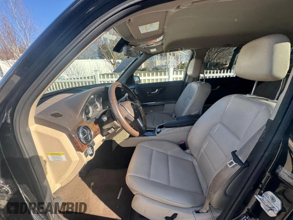 2013 Mercedes-Benz GLK GLK 350 with VIN WDCGG8JB0DF983820, listed as a Copart auction lot 88170915 with 140,918 mi miles and Clean Title. Bid and sale history available at carsss.com. Image 5.