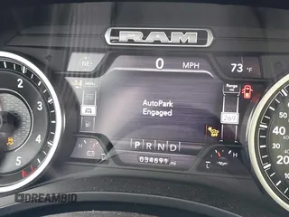2022 Ram 1500 Laramie z VIN 1C6RREJM5NN165734, wystawiony jako IAAI lot #42307922 z przebiegiem 34 691 mil mil oraz . Historia ofert i sprzedaży dostępna na DreamBid. Obrazek 15.