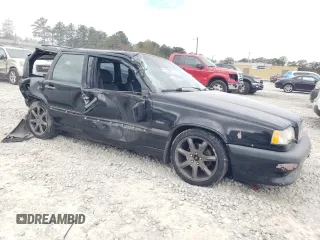 1996 Volvo 850 с VIN YV1LW5826T2240428, выставлен на аукционе Copart как лот 79304754 с пробегом 49 686 миль миль и Списание • Salvage title. История ставок и продаж доступна на DreamBid. Изображение 4.