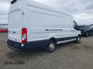2024 Ford Transit Cargo z VIN 1FTBR3U86RKA14633, wystawiony jako IAAI lot #42500581 z przebiegiem 16 529 mil mil oraz . Historia ofert i sprzedaży dostępna na DreamBid. Obrazek 4.