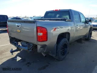 2007 Chevrolet Silverado 1500 LTZ with VIN 3GCEK13M97G532406, listed as a IAAI auction lot 41656915 with 243,909 mi miles. Bid and sale history available at carsss.com. Image 4.