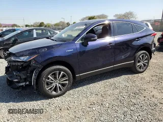 2021 Toyota Venza LE with VIN JTEAAAAH8MJ011951, listed as a Copart auction lot 52055705 with 8,648 mi miles and Salvage Title. Bid and sale history available at carsss.com. Image 1.