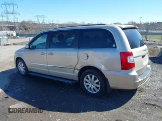 2013 Chrysler Town & Country Touring with VIN 2C4RC1BG8DR722584, listed as a IAAI auction lot 41854772 with 84,453 mi miles. Bid and sale history available at carsss.com. Image 6.
