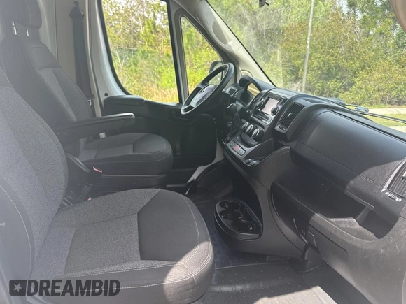 2018 Ram ProMaster z VIN 3C7WRVKG2JE144765, wystawiony jako Copart lot #48154245 z przebiegiem 42 440 mil mil oraz Szkody całkowita. Historia ofert i sprzedaży dostępna na DreamBid. Obrazek 5.