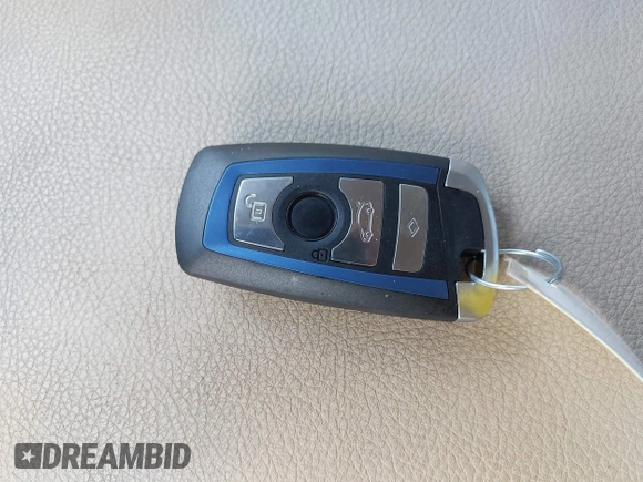 2015 BMW 3 Series 328i с VIN WBA3A5C51FP604734, выставлен на аукционе IAAI как лот 42687621 с пробегом 77 185 миль миль и . История ставок и продаж доступна на DreamBid. Изображение 11.
