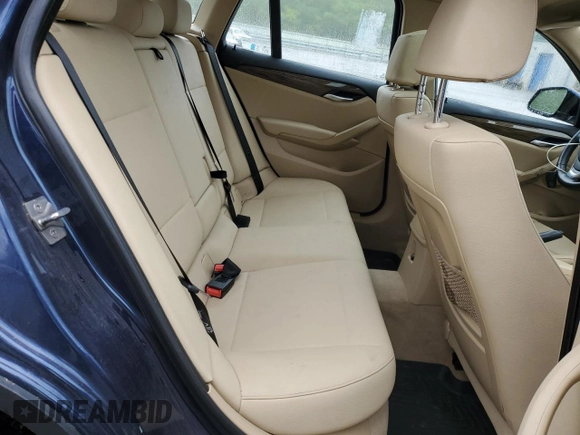 2014 BMW X1 xDrive28i z VIN WBAVL1C55EVY20446, wystawiony jako Copart lot #58672355 z przebiegiem 127 601 mil mil oraz Czysty tytuł • Clean title. Historia ofert i sprzedaży dostępna na DreamBid. Obrazek 11.