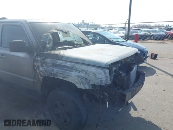2017 Jeep Patriot Sport SE z VIN 1C4NJRBB9HD194618, wystawiony jako IAAI lot #42006360 z przebiegiem Nie podano mil oraz . Historia ofert i sprzedaży dostępna na DreamBid. Obrazek 13.