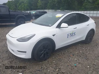2024 Tesla Model Y with VIN 7SAYGDED9RA331840, listed as a IAAI auction lot 42350926 with 13,818 mi miles and . Bid and sale history available at DreamBid. Image 19.