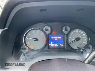 2016 Toyota Tundra SR z VIN 5TFRM5F18GX095787, wystawiony jako Copart lot #58425245 z przebiegiem 227 425 mil mil oraz Czysty tytuł • Clean title. Historia ofert i sprzedaży dostępna na DreamBid. Obrazek 8.