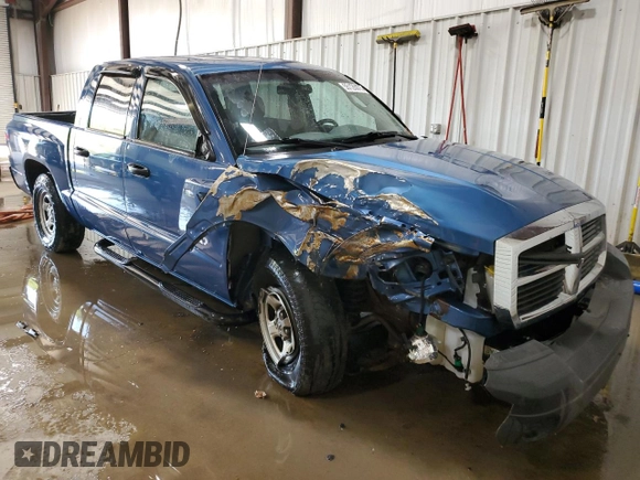 2006 Dodge Dakota ST z VIN 1D7HE28K06S598762, wystawiony jako Copart lot #55126075 z przebiegiem 175 492 mil mil oraz Szkoda całkowita • Salvage title. Historia ofert i sprzedaży dostępna na DreamBid. Obrazek 4.