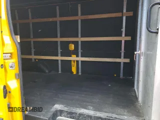 2021 Ford Transit Cargo z VIN 1FTBR1X87MKA53692, wystawiony jako Copart lot #60578005 z przebiegiem 86 989 mil mil oraz Czysty tytuł • Clean title. Historia ofert i sprzedaży dostępna na DreamBid. Obrazek 11.