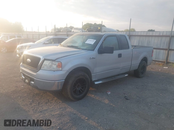 2008 Ford F-150 STX with VIN 1FTRX12W28KB72072, listed as a IAAI auction lot 42046460 with 282,296 mi miles and . Bid and sale history available at carsss.com. Image 2.