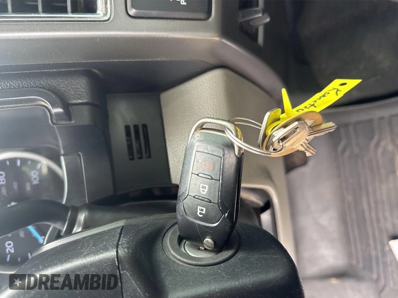 2018 Ford F-250 XL with VIN 1FT7W2B60JEB43383, listed as a IAAI auction lot 42252945 with 199,959 mi miles and . Bid and sale history available at DreamBid. Image 1.
