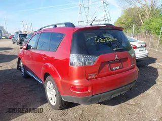 2013 Mitsubishi Outlander SE z VIN JA4JT3AWXDU019597, wystawiony jako IAAI lot #42092622 z przebiegiem 209 093 mil mil oraz . Historia ofert i sprzedaży dostępna na DreamBid. Obrazek 3.