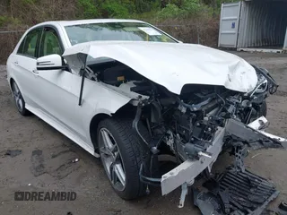 2014 Mercedes-Benz E 350 Luxury z VIN WDDHF8JB8EA980004, wystawiony jako IAAI lot #42160745 z przebiegiem 58 418 mil mil oraz . Historia ofert i sprzedaży dostępna na DreamBid. Obrazek 1.