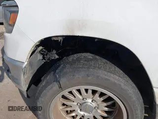 2019 Ram 1500 Big Horn z VIN 1C6RREFT6KN522317, wystawiony jako IAAI lot #41483697 z przebiegiem Nie podano mil oraz . Historia ofert i sprzedaży dostępna na DreamBid. Obrazek 14.