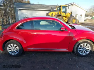 2019 Volkswagen Beetle S with VIN 3VWFD7AT1KM712384, listed as a IAAI auction lot 41505127 with 49,527 mi miles. Bid and sale history available at carsss.com. Image 13.