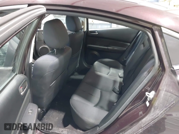 2011 Mazda Mazda6 i Sport with VIN 1YVHZ8BH4B5M30639, listed as a IAAI auction lot 41695216 with 190,338 mi miles. Bid and sale history available at carsss.com. Image 8.