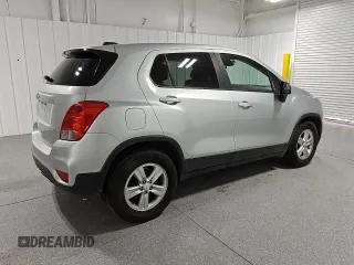 2020 Chevrolet Trax LS with VIN 3GNCJKSBXLL299838, listed as a Copart auction lot 86515304 with 111,091 mi miles and Clean Title. Bid and sale history available at carsss.com. Image 3.
