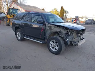 2017 Toyota 4Runner SR5 with VIN JTEBU5JR2H5415869, listed as a IAAI auction lot 40962324 with 104,143 mi miles. Bid and sale history available at carsss.com. Image 1.