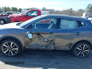 2017 Nissan Rogue SL with VIN JN1BJ1CR8HW118279, listed as a IAAI auction lot 41879325 with 38,780 mi miles and . Bid and sale history available at carsss.com. Image 14.
