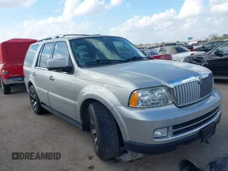 2005 Lincoln Navigator Luxury with VIN 5LMFU275X5LJ13111, listed as a IAAI auction lot 41498197 with 1 mi miles. Bid and sale history available at carsss.com. Image 1.
