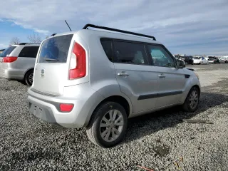 2012 Kia Soul + with VIN KNDJT2A61C7385509, listed as a Copart auction lot 86663864 with 60,091 mi miles and Salvage Title. Bid and sale history available at carsss.com. Image 3.