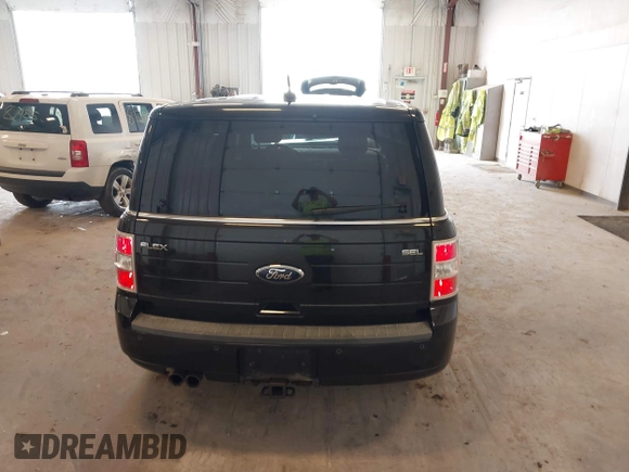 2010 Ford Flex SEL z VIN 2FMGK5CC7ABB22233, wystawiony jako IAAI lot #42191719 z przebiegiem 126 460 mil mil oraz . Historia ofert i sprzedaży dostępna na DreamBid. Obrazek 16.