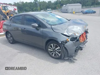 2022 Nissan Versa SV z VIN 3N1CN8EV8NL837786, wystawiony jako IAAI lot #41070064 z przebiegiem 53 350 mil mil oraz . Historia ofert i sprzedaży dostępna na DreamBid. Obrazek 1.