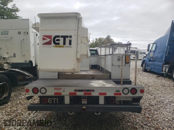 2017 Ford F-550 XL z VIN 1FDUF5GY1HEE85526, wystawiony jako Copart lot #72215834 z przebiegiem 90 996 mil mil oraz Szkoda całkowita • Salvage title. Historia ofert i sprzedaży dostępna na DreamBid. Obrazek 11.