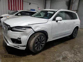 2023 Volvo XC90 Core Bright Theme z VIN YV4H60CKXP1978036, wystawiony jako Copart lot #61020545 z przebiegiem 19 620 mil mil oraz Czysty tytuł • Clean title. Historia ofert i sprzedaży dostępna na DreamBid. Obrazek 1.
