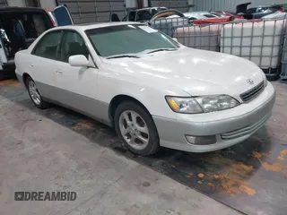 2001 Lexus ES 300 with VIN JT8BF28G710294629, listed as a IAAI auction lot 41621257 with 329,318 mi miles. Bid and sale history available at carsss.com. Image 1.
