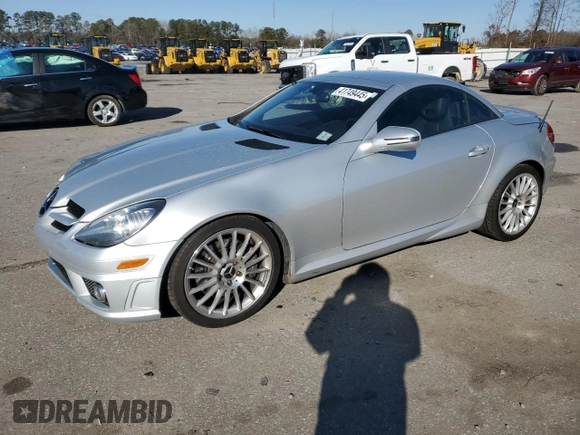2011 Mercedes-Benz SLK 300 z VIN WDBWK5EA0BF238481, wystawiony jako Copart lot #41749445 z przebiegiem 73 411 mil mil oraz Szkoda całkowita • Salvage title. Historia ofert i sprzedaży dostępna na DreamBid. Obrazek 1.