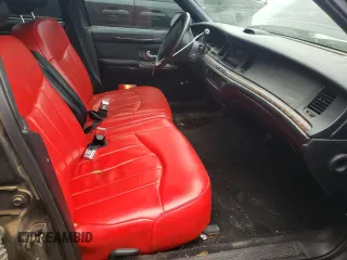 1997 Lincoln Town Car Executive z VIN 1LNLM81W6VY675388, wystawiony jako Copart lot #50345165 z przebiegiem 164 206 mil mil oraz Szkoda całkowita • Salvage title. Historia ofert i sprzedaży dostępna na DreamBid. Obrazek 7.