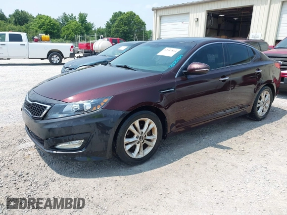 2011 Kia Optima EX z VIN KNAGN4A77B5054305, wystawiony jako IAAI lot #42387864 z przebiegiem 147 229 mil mil oraz . Historia ofert i sprzedaży dostępna na DreamBid. Obrazek 2.