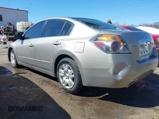 2012 Nissan Altima S z VIN 1N4AL2AP6CC204233, wystawiony jako IAAI lot #41808198 z przebiegiem 209 586 mil mil oraz . Historia ofert i sprzedaży dostępna na DreamBid. Obrazek 3.