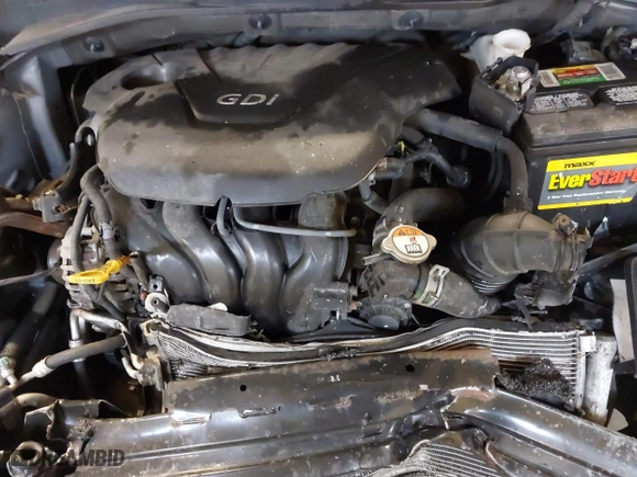 2016 Hyundai Veloster with VIN KMHTC6AD8GU267426, listed as a IAAI auction lot 41349385 with 114,245 mi miles. Bid and sale history available at carsss.com. Image 10.