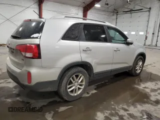 2015 Kia Sorento LX with VIN 5XYKT4A63FG592300, listed as a Copart auction lot 50242975 with 227,062 mi miles and Clean Title. Bid and sale history available at carsss.com. Image 3.