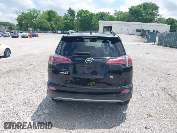 2017 Toyota RAV4 SE z VIN 2T3JFREV2HW677084, wystawiony jako IAAI lot #42236638 z przebiegiem 107 343 mil mil oraz . Historia ofert i sprzedaży dostępna na DreamBid. Obrazek 16.