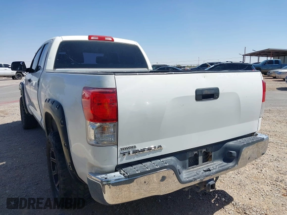 2011 Toyota Tundra z VIN 5TFRM5F1XBX028424, wystawiony jako IAAI lot #42138712 z przebiegiem 182 376 mil mil oraz . Historia ofert i sprzedaży dostępna na DreamBid. Obrazek 14.