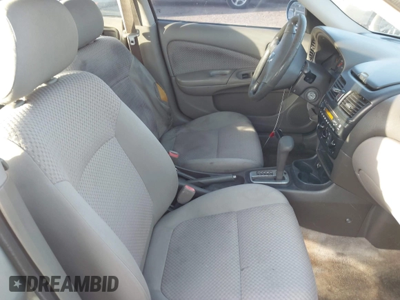 2004 Nissan Sentra S z VIN 3N1CB51DX4L900132, wystawiony jako IAAI lot #41696603 z przebiegiem 323 781 mil mil oraz . Historia ofert i sprzedaży dostępna na DreamBid. Obrazek 5.