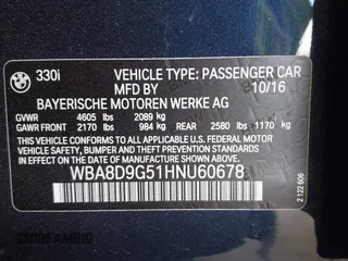 2017 BMW 3 Series 330i xDrive with VIN WBA8D9G51HNU60678, listed as a IAAI auction lot 41262500 with 87,900 mi miles. Bid and sale history available at carsss.com. Image 9.
