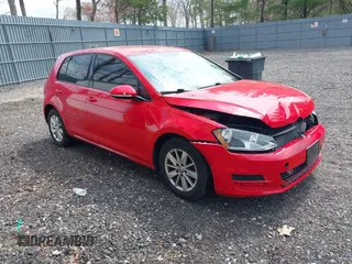 2017 Volkswagen Golf S z VIN 3VW217AU4HM049675, wystawiony jako IAAI lot #42079884 z przebiegiem 78 570 mil mil oraz . Historia ofert i sprzedaży dostępna na DreamBid. Obrazek 1.