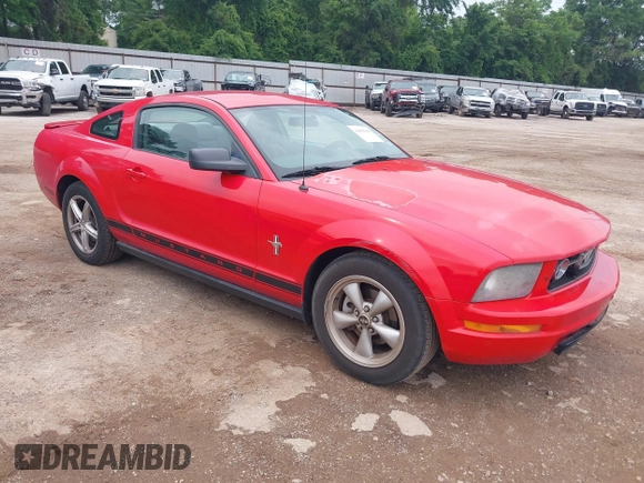 2008 Ford Mustang Deluxe with VIN 1ZVHT80N885141477, listed as a IAAI auction lot 42083598 with 183,647 mi miles. Bid and sale history available at carsss.com. Image 1.